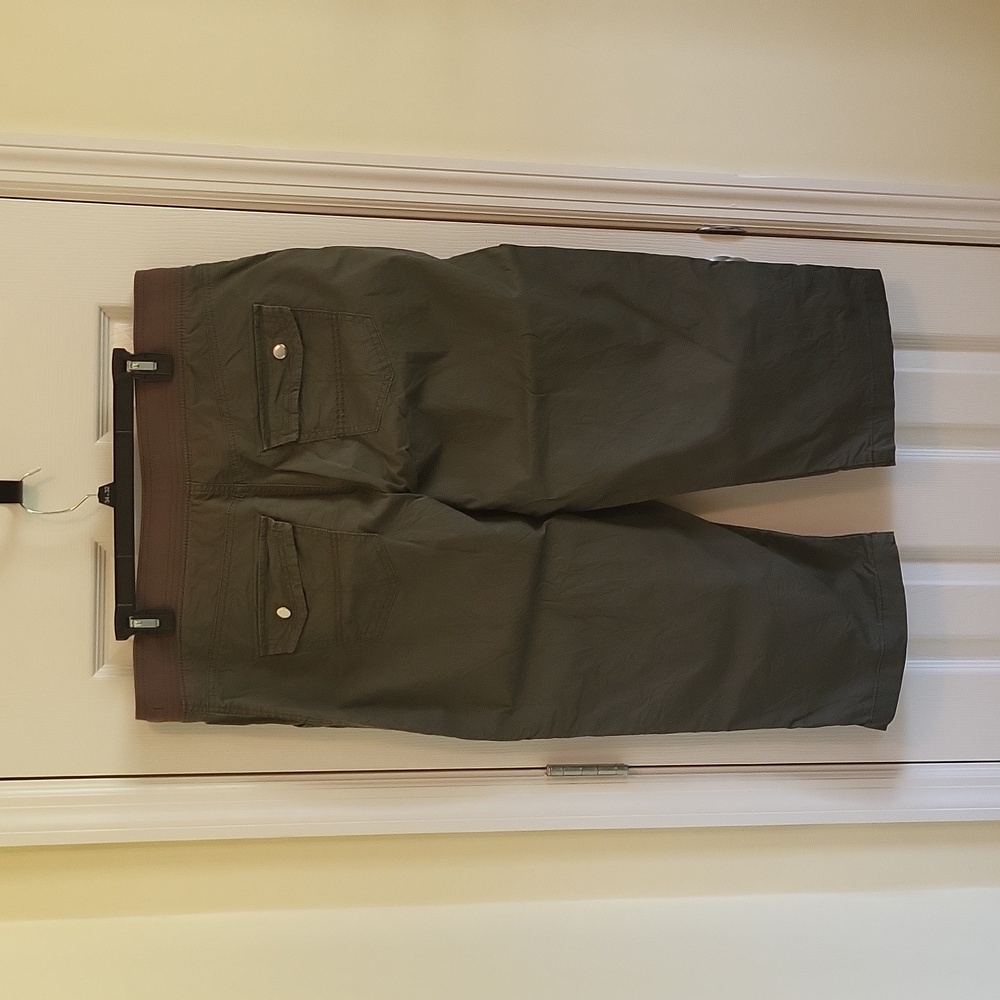 Lee relaxed fit army green Capri pants Size 16W - Picture 2 of 8